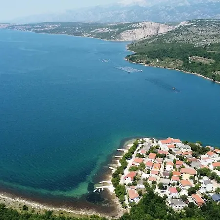 Denona アパート *