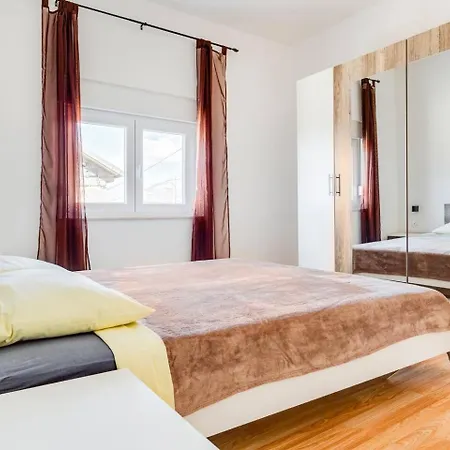 Denona アパート *